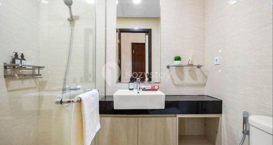 Bathroom 5, Bianco by Kozystay, West Jakarta