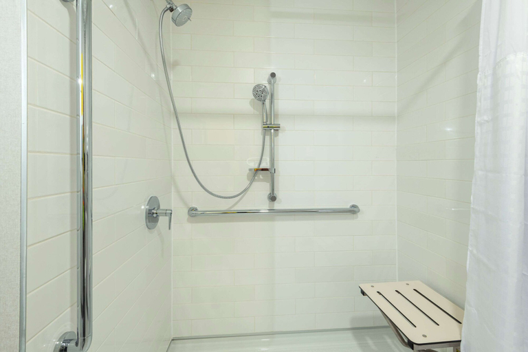 Bathroom 4, Comfort Inn and Suites, Frontenac
