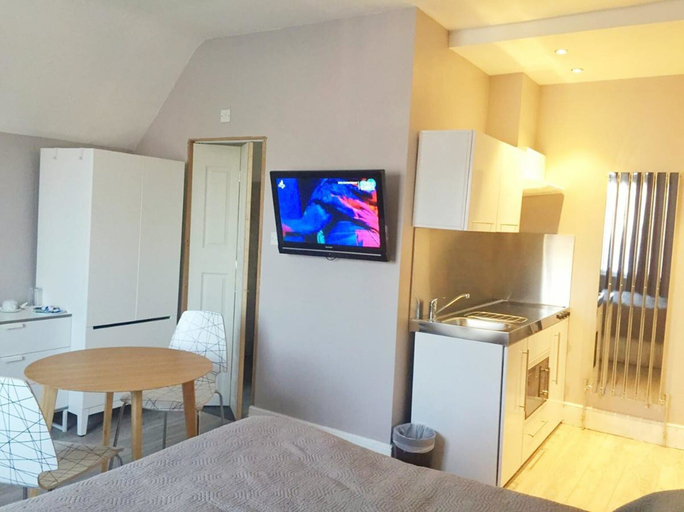 Others 5, Avis Hotel Bromley, London
