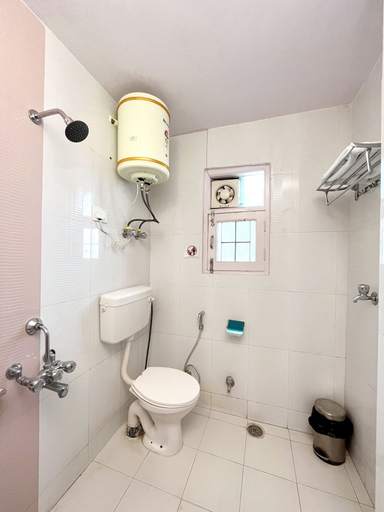 Bathroom 3, Hill Songey by Dumnu Homes, Shimla