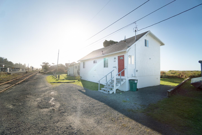 Exterior & Views 2, Rockaway Beachhouse, Tillamook