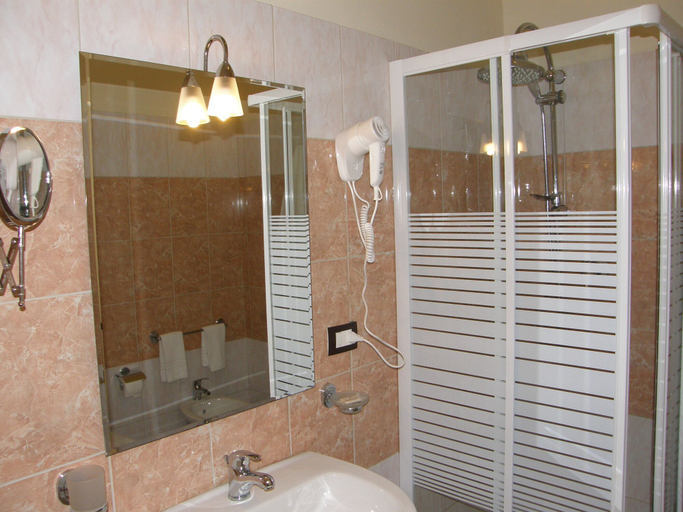Bathroom 5, Il Gattopardo House, Catania
