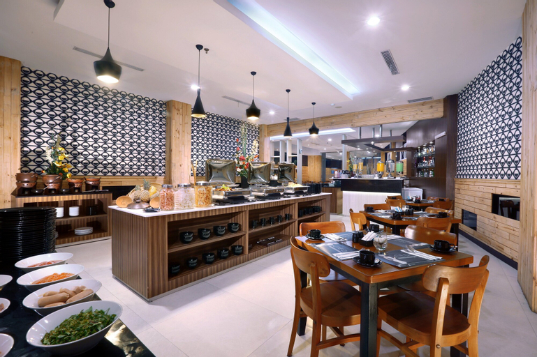 Food & Drinks 3, Neo Dipatiukur Bandung by ASTON, Bandung