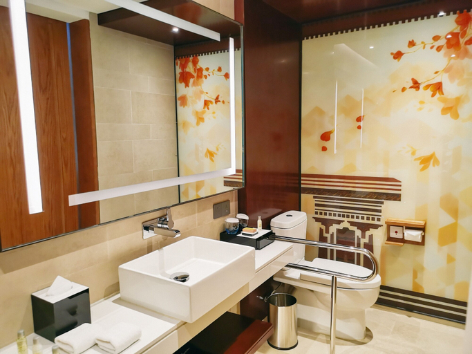 Bathroom 5, Hilton Garden Inn Shangri-La, Dêqên Tibetan