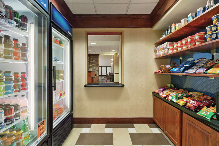 Food & Drinks 5, Hampton Inn & Suites Enid, Garfield