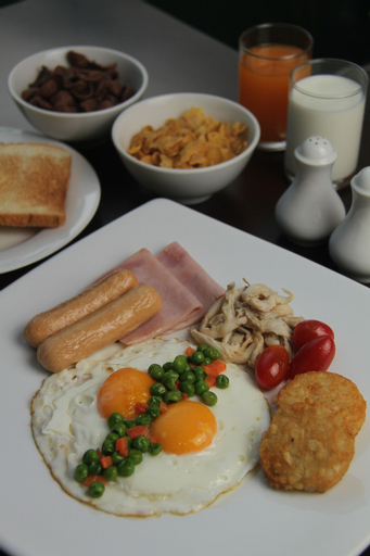 Food & Drinks 16