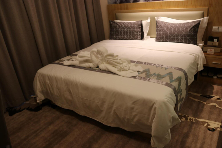 Bedroom 3, St. Moritz Business Hotel, Phnom Penh