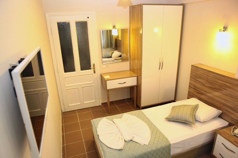 Bedroom 4, Narcis Apart Hotel, Alanya