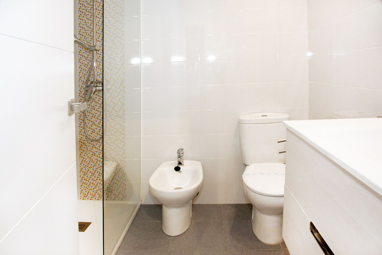 Bathroom 4, Apal Chinasol, Granada
