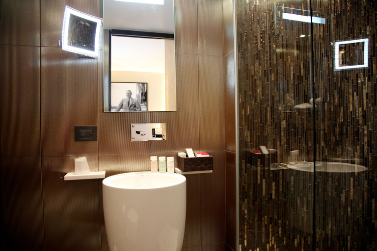 Bathroom 4, Elysées Paris, Paris