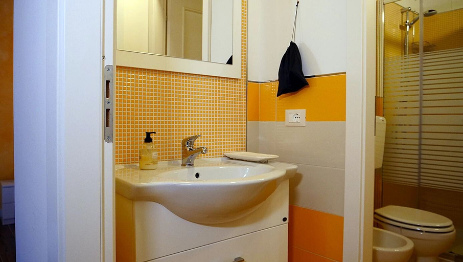 Bathroom 3, Antico Borgo San Francesco, Messina