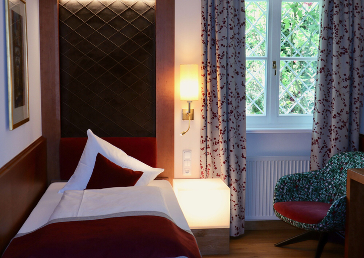 Bedroom 4, Hotel Koenig, Passau