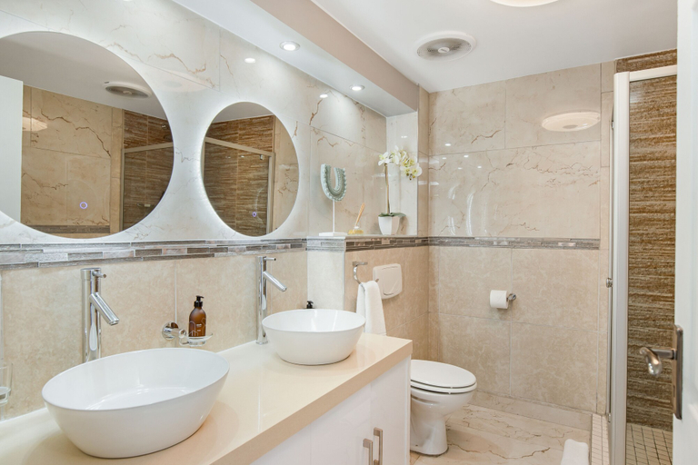 Bathroom 3, Knightsbridge E906, City of Cape Town