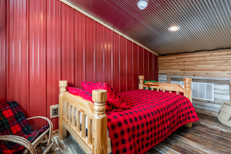 Bedroom 2, The Bunk House, Gallatin