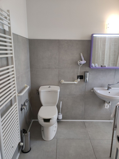 Bathroom 5, Therra Lodge, Treviso