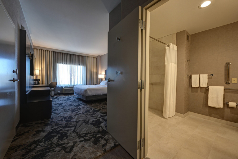 Bedroom 3, DoubleTree by Hilton Denver International Airport, Denver