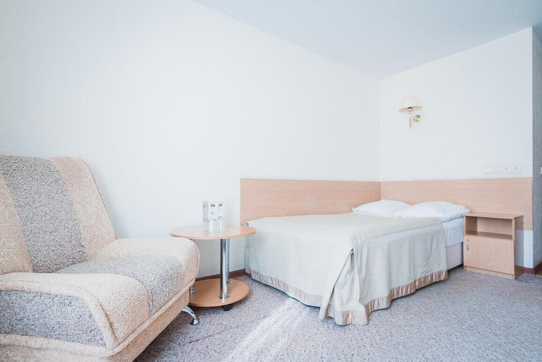 Bedroom 2, Amaks Safar Hotel, Vysokogorskiy rayon