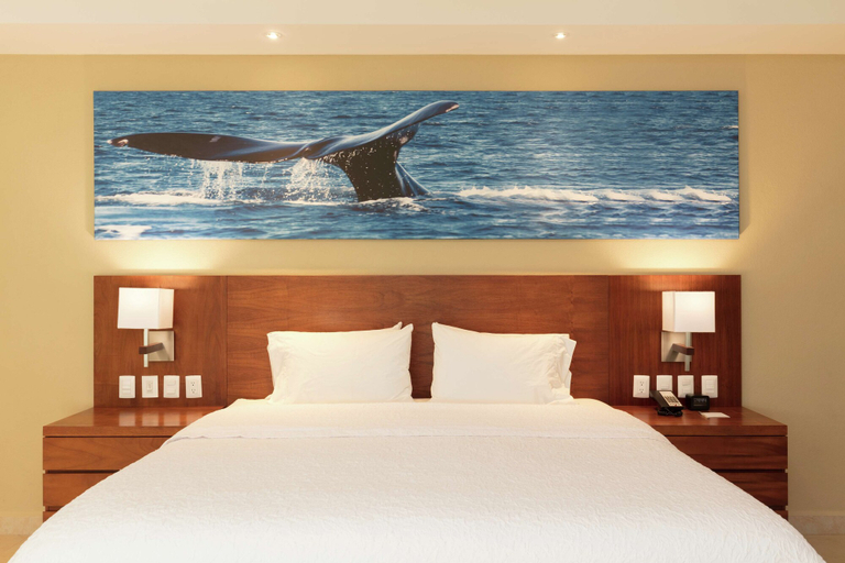 Bedroom 2, Hampton Inn & Suites by Hilton Los Cabos, La Paz
