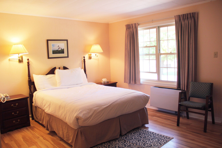Bedroom 3, Silverwood Motel, Queens