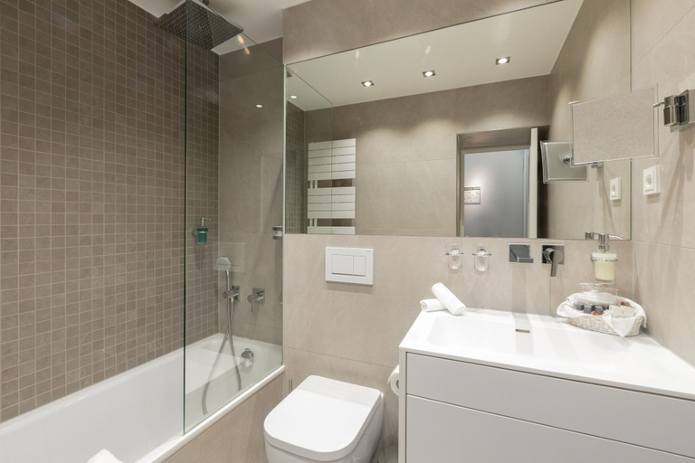 Bathroom 4, Hotel an der Oper, München