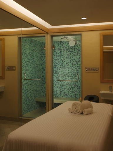 Bedroom 3, Lemon Tree Premier, Delhi Airport, West