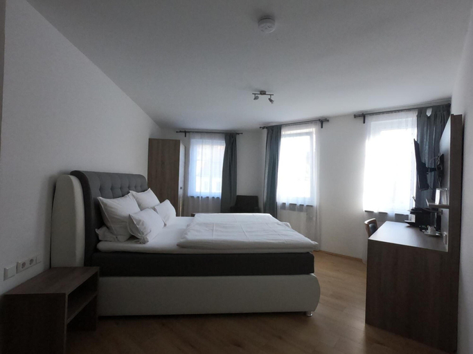 Bedroom 4, Hotel Pension Langhans, Heilbronn