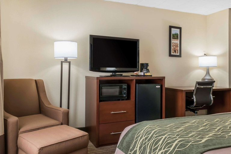 Bedroom 3, Comfort Inn - Pocono Mountains, Carbon