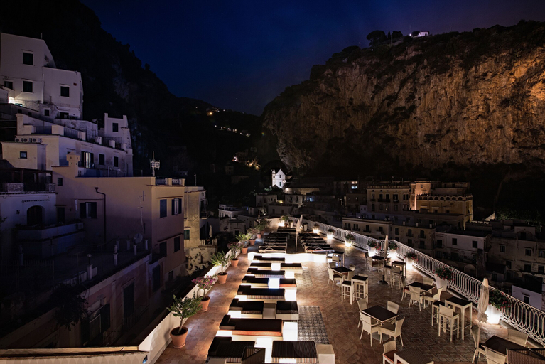 Exterior & Views 2, Palazzo Ferraioli Hotel & Wellness Center, Salerno