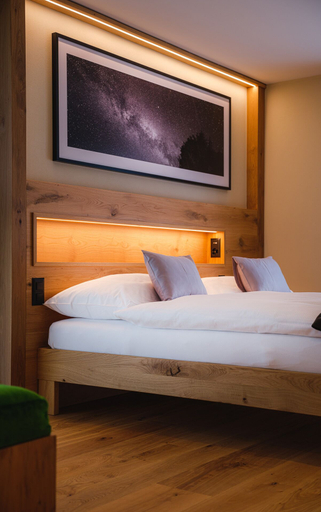 Bedroom 3, Hotel Tannenhof, Visp