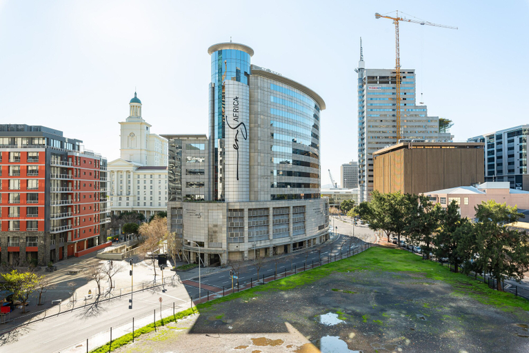 Exterior & Views 2, Icon 407, City of Cape Town