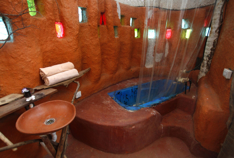 Bathroom 5, Saraya Art Cafe B&B, North Goa