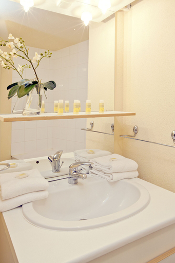 Bathroom 4, Cerise Valence, Drôme