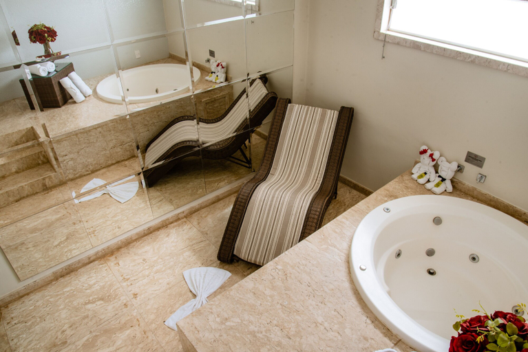 Bathroom 5, Imperador Palace Hotel, Franca