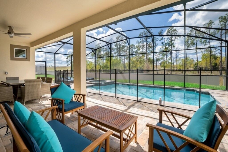 South Facing With Lots Of Games In Game Room! 9 Bedroom Villa by RedAwning, Osceola
