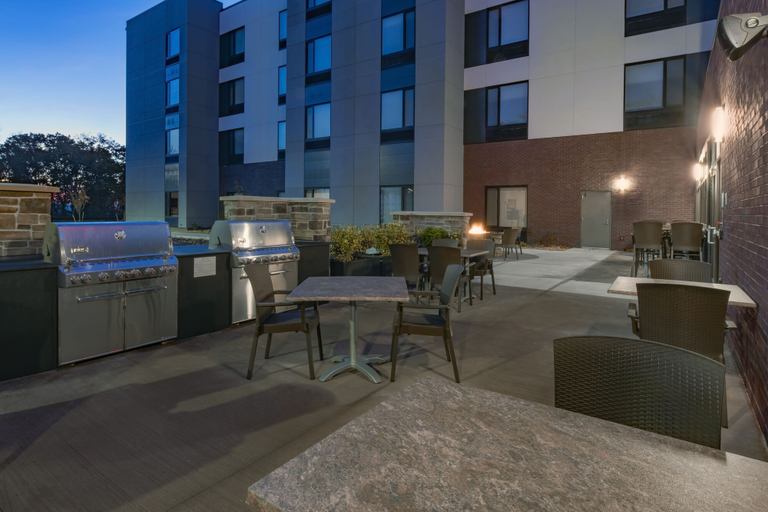 Food & Drinks 5, SpringHill Suites by Marriott Wrentham Plainville, Norfolk