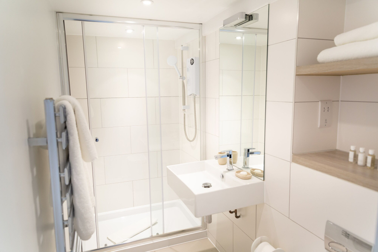 Bathroom 3, Citystay Living - Devonshire Road, Cambridgeshire