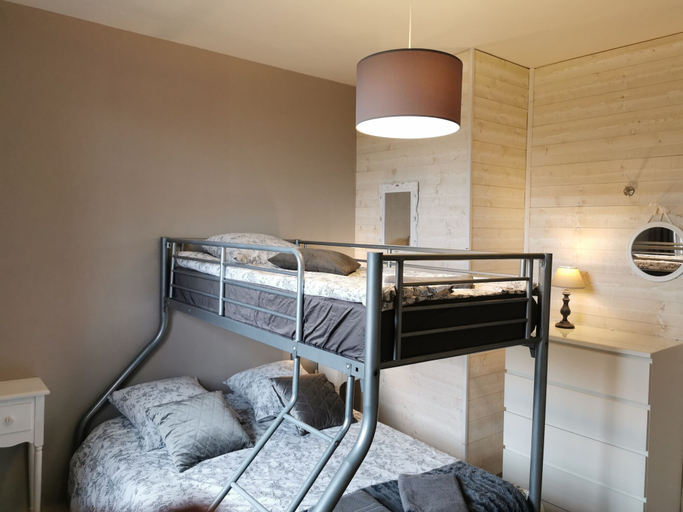 Bedroom 5, Les Cloches de Corneville, Eure