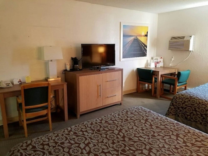 Bedroom 4, Days Inn by Wyndham Winona, Winona