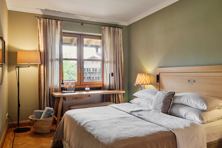Bedroom 3, Spa & Resort Bachmair Weissach, LUXURY FAMILY RESORT, Miesbach