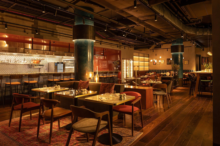 Food & Drinks 5, The Gantry London, Curio Collection by Hilton, London