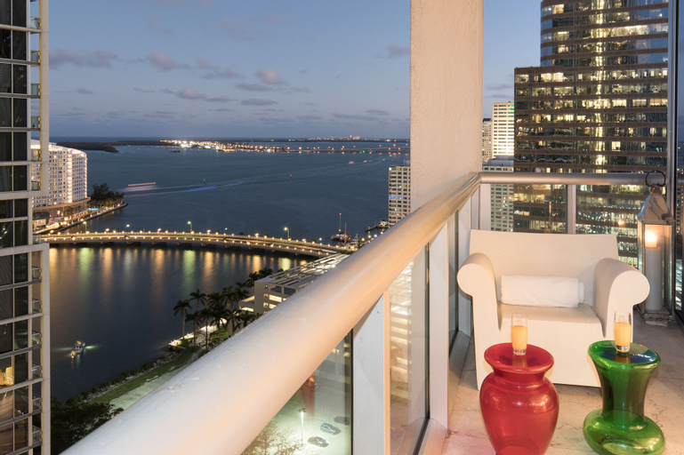 Exterior & Views 14