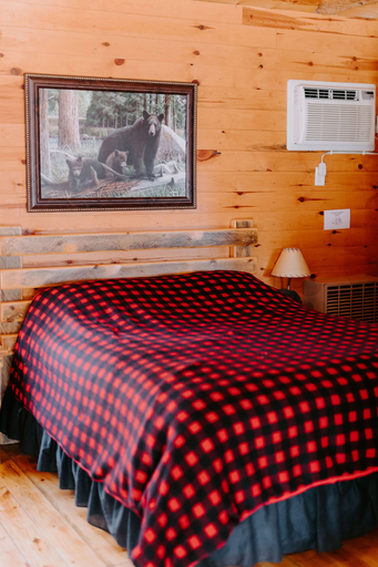 Bedroom 4, Jack Pines Resort, Becker