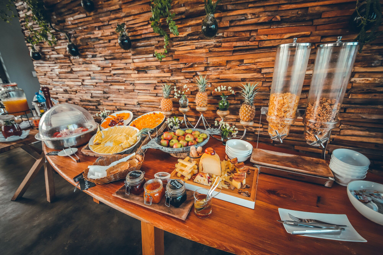 Food & Drinks 5, Chalets Chamarel, Black River