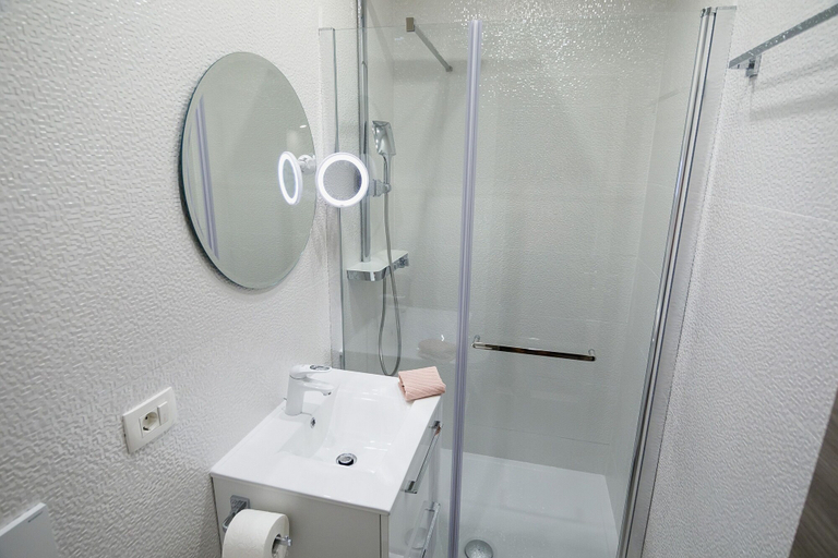 Bathroom 3, Rose Gold Rooms & Studio With Balcony, Split