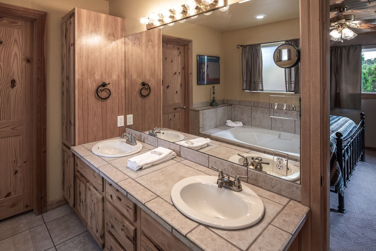 Bathroom 4, About Time by Vtrips, Lincoln