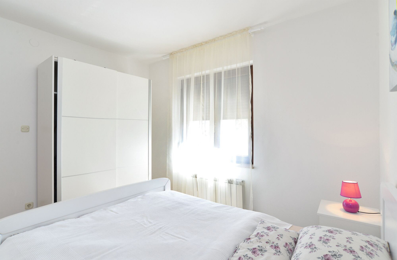 Bedroom 2, Apartment 589, Fažana