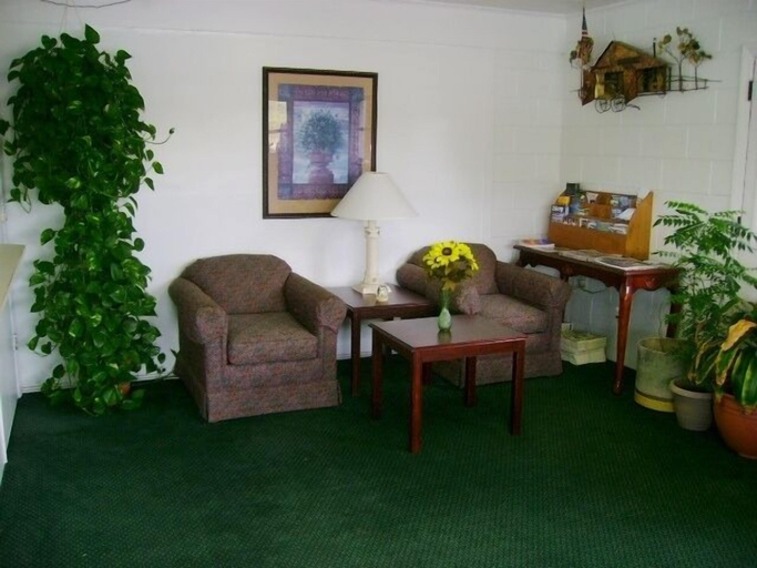 Others 5, Sherwood Motel, Craven