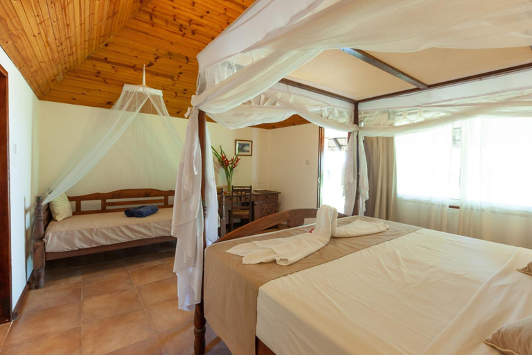 Bedroom 4, Hotel Cote d'Or Lodge