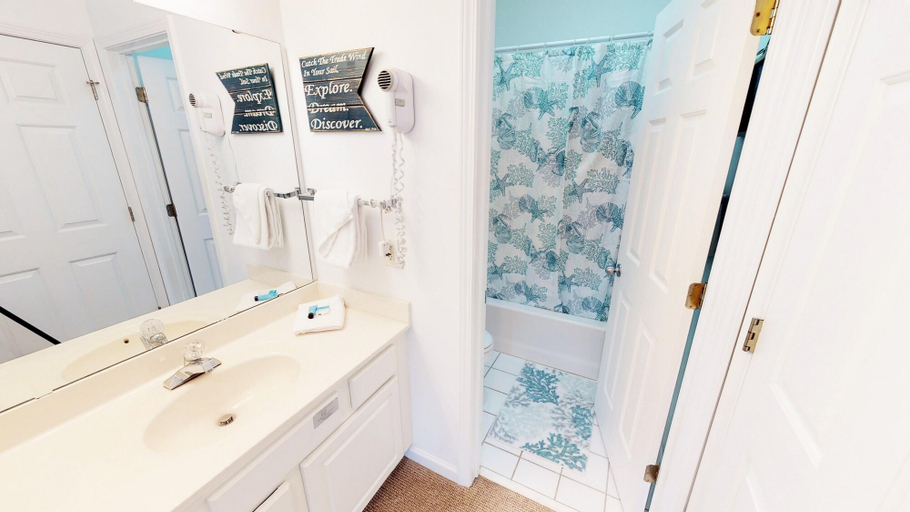 Bathroom 3, Royal Poste by Coastline Resorts, Brunswick