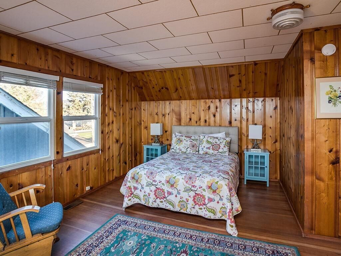 Bedroom 2, Steve's Getaway, Clatsop